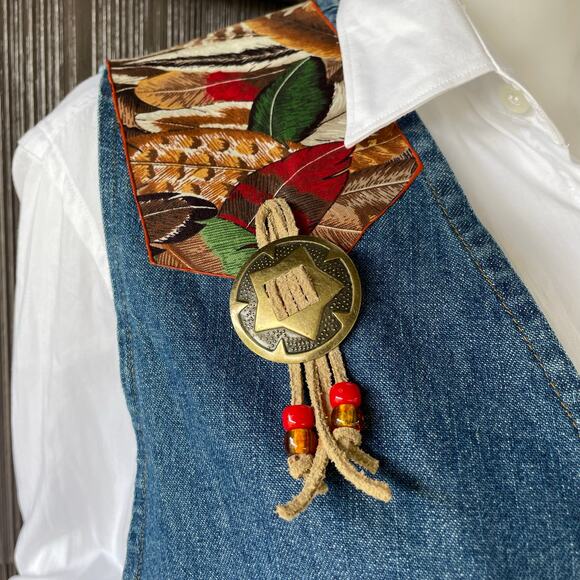 🔥VTG 90s Sunbelt Denim Vest Western Boho Ethnic Feathers print Patched Chains M - Picture 4 of 16